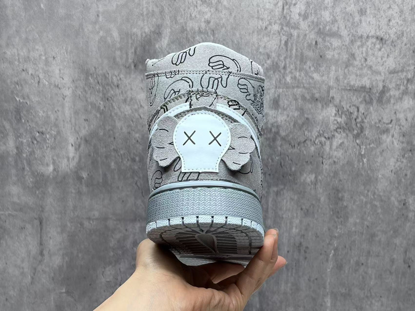 Nike Air x KAWS “XX Grey Hands