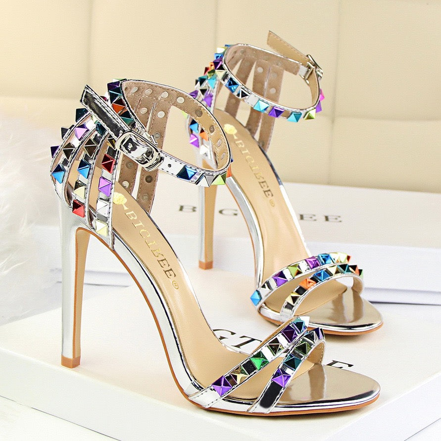 Women’s Studded High-Heeled Sandals ( fille )