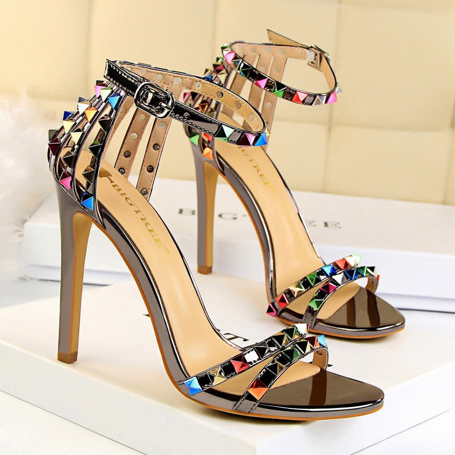 Women’s Studded High-Heeled Sandals ( fille )