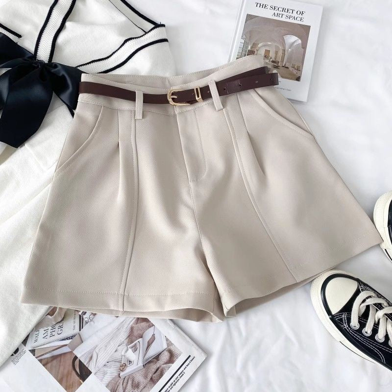 Chic Black High-Waisted Pleated Shorts with Gold Chain Belt ,SShopoza