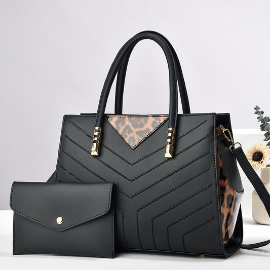 Women’s Handbag with Detachable Pouch – Style Meets Function