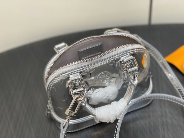 Luxury Louis Vuitton Monogram Chain Handbag