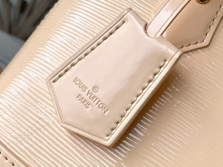 Louis Vuitton Monogram Chain Handbag