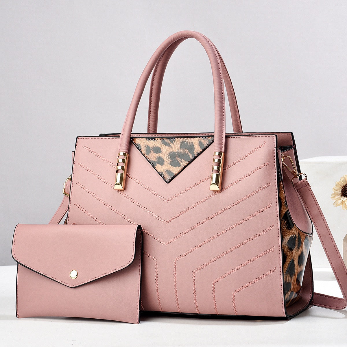 Women’s Handbag with Detachable Pouch – Style Meets Function