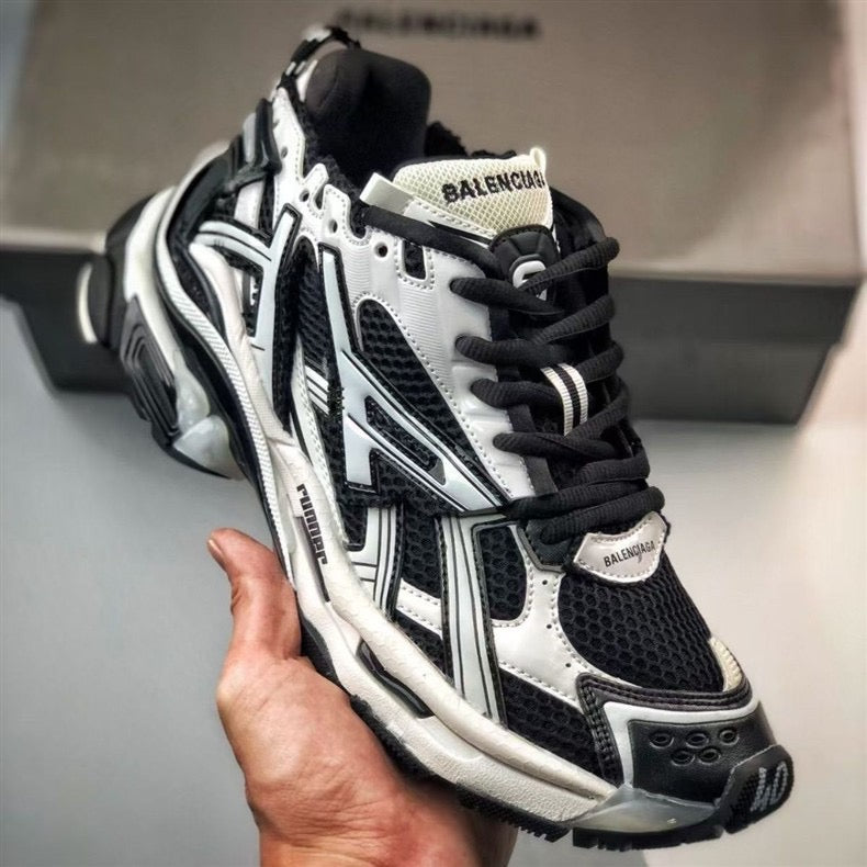 Balenciaga runner Graffiti – Art in Motion