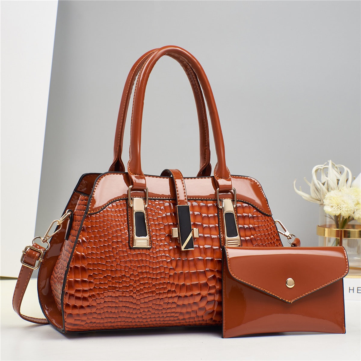 2026 Fashion-Forward Pink Bag Set with Gold Accents