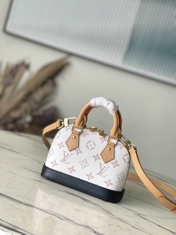 Louis Vuitton Monogram Chain Handbag Luxe