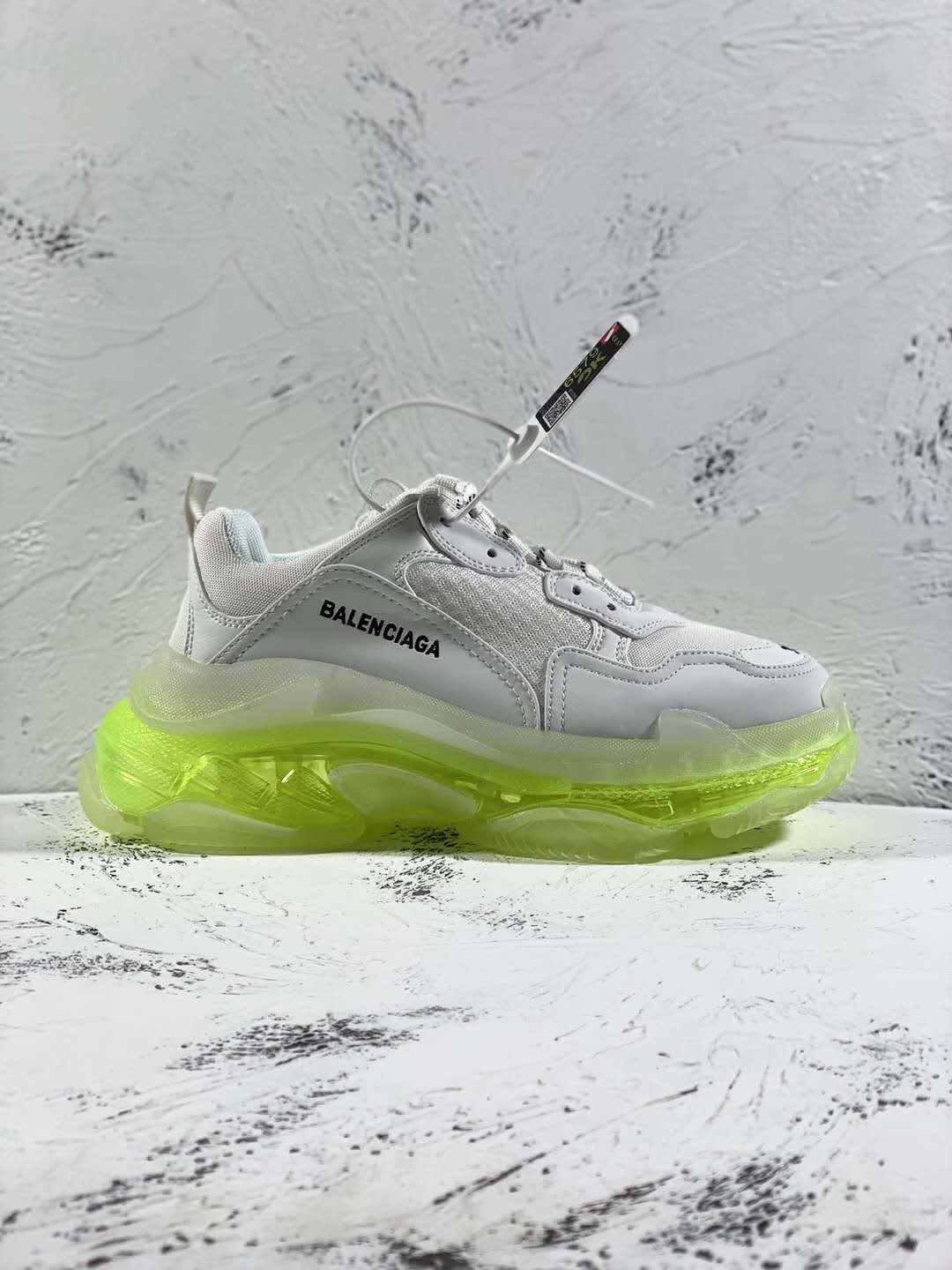 : Balenciaga Triple S - Sneaker