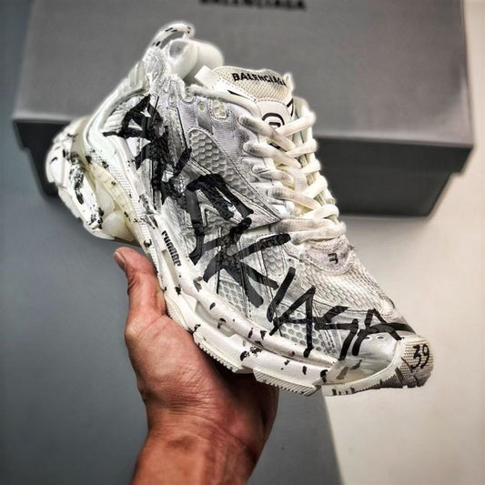 Balenciaga runner Graffiti – Art in Motion
