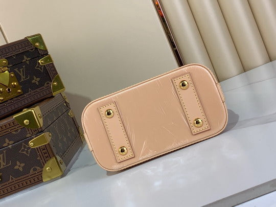 Louis Vuitton Monogram Chain Handbag