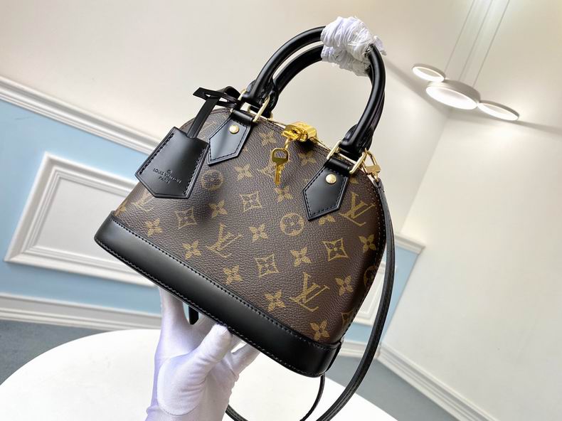 Louis Vuitton Monogram Chain Handbag Luxe