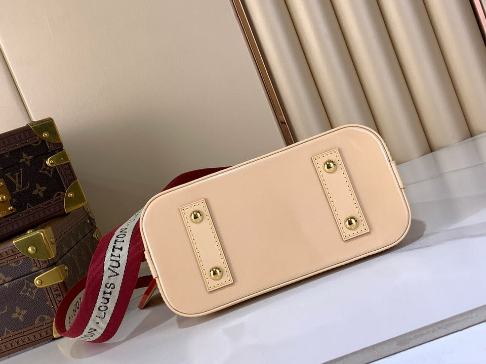 Louis Vuitton Monogram Chain Handbag Beige