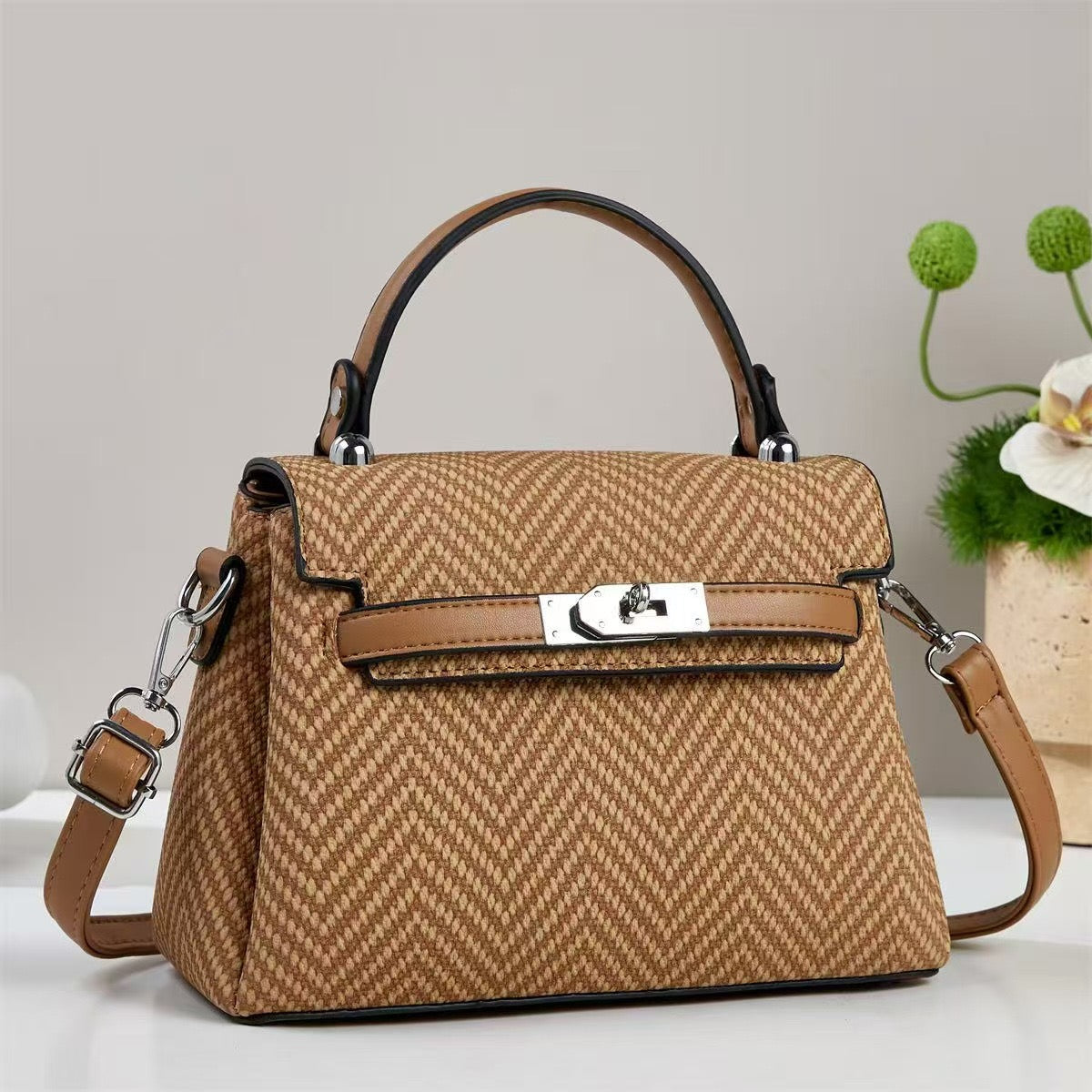 Clasp Chic” Structured Handbag – Available in Multiple Colors