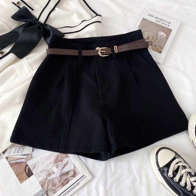 Chic Black High-Waisted Pleated Shorts with Gold Chain Belt ,SShopoza