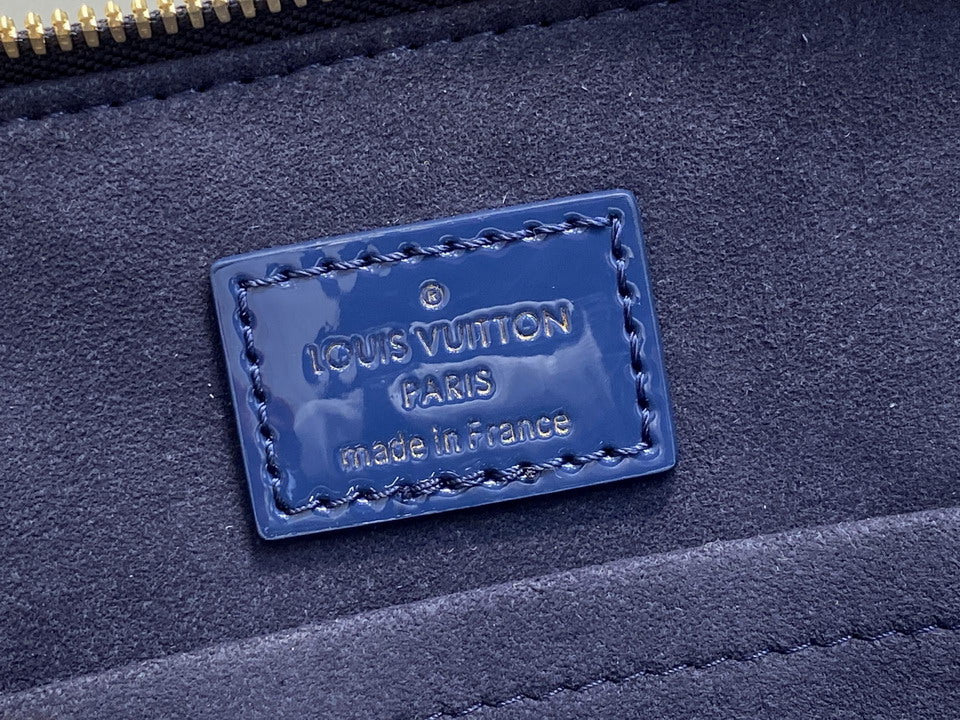Luxury Louis Vuitton Monogram Chain Handbag