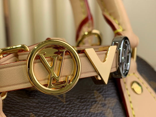 Louis Vuitton Monogram Chain Handbag