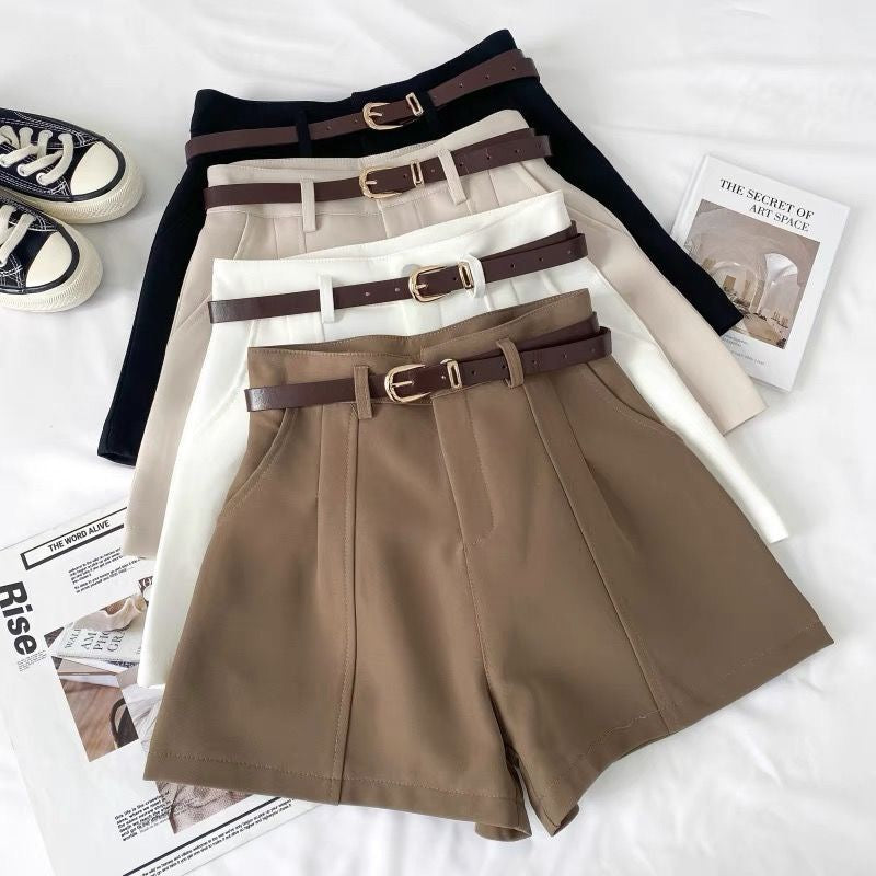 Chic Black High-Waisted Pleated Shorts with Gold Chain Belt ,SShopoza