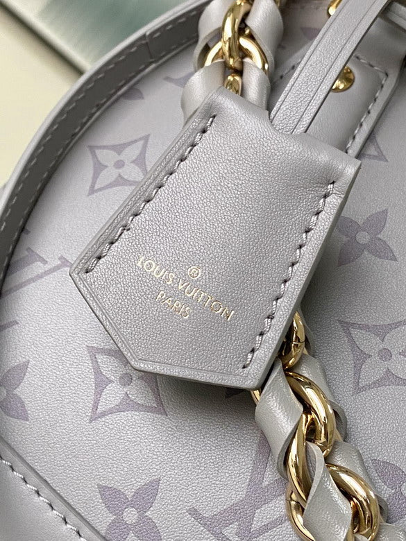 Louis Vuitton Monogram Chain Handbag