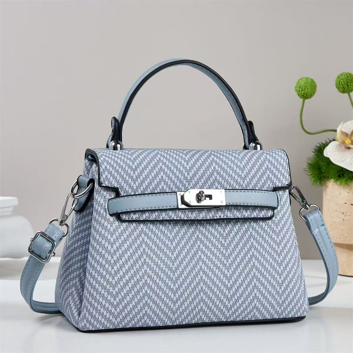 Clasp Chic” Structured Handbag – Available in Multiple Colors