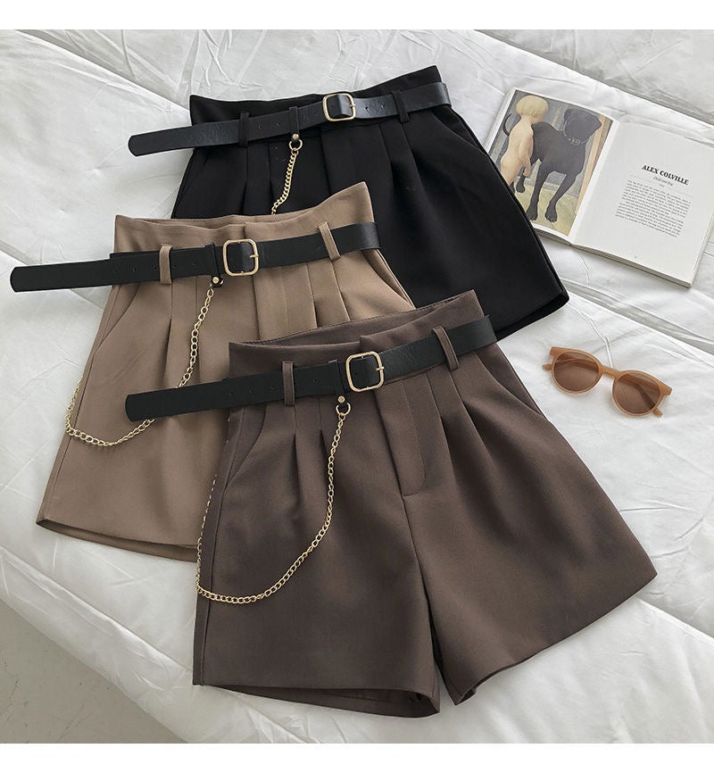 Chic Black High-Waisted Pleated Shorts with Gold Chain Belt , SShopoza