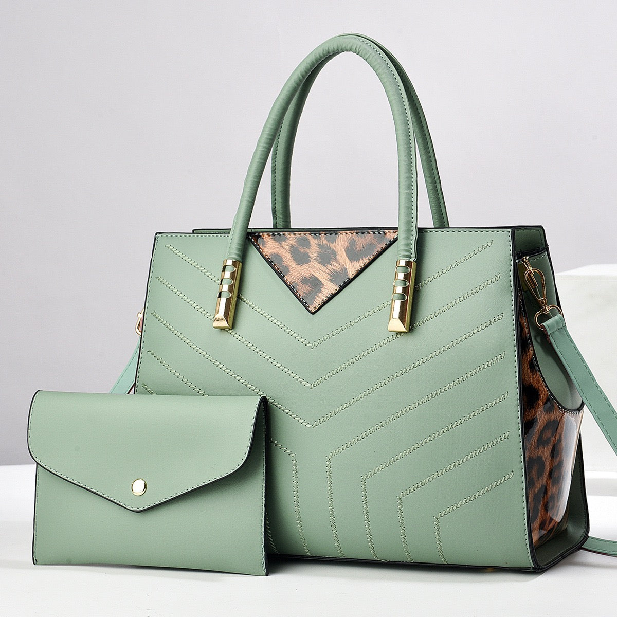 Women’s Handbag with Detachable Pouch – Style Meets Function
