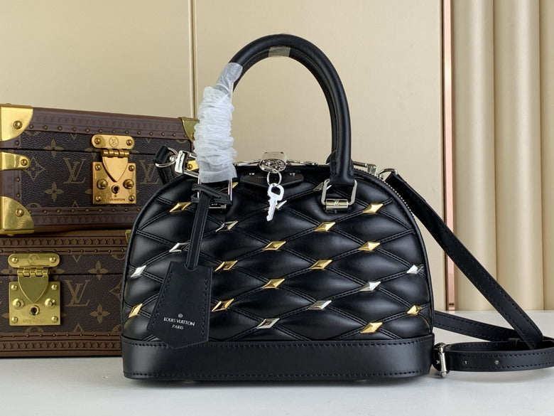 Louis Vuitton Monogram Chain Handbag Luxe