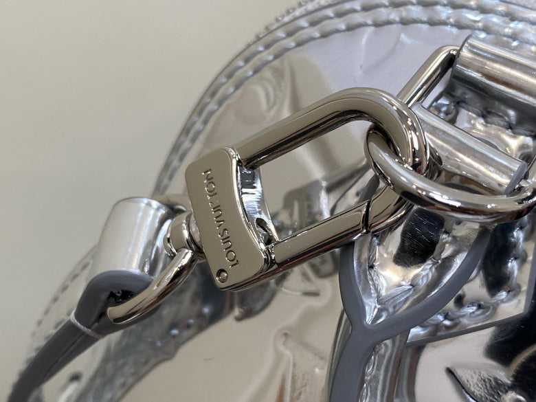 Luxury Louis Vuitton Monogram Chain Handbag