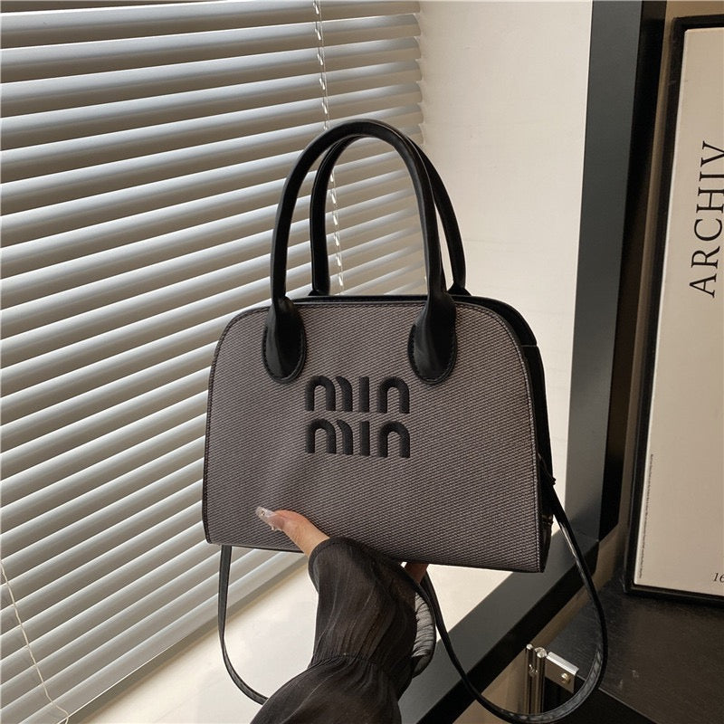 Fashion bag confidence