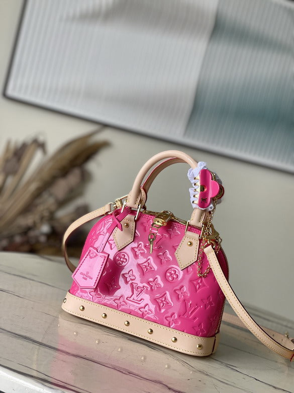 New Louis Vuitton Monogram Chain Handbag