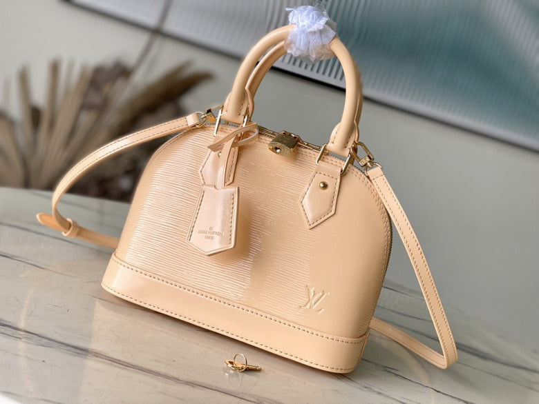 Louis Vuitton Monogram Chain Handbag